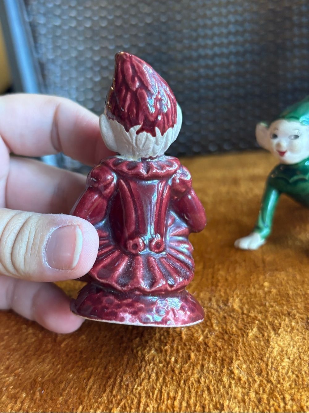 Vintage Ceramic Pixie Elf Figurines Set of 2 Red & Green Christmas Elves MCM - Picture 3 of 9